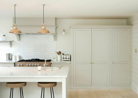 10 кухненски цвята, които привличат купувачи на жилища в бяло