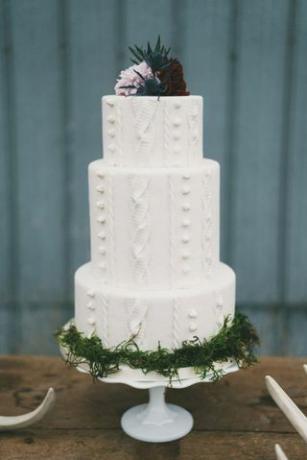 Зимна сватбена торта
