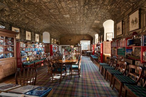 замък Earlshall за продажба в Шотландия