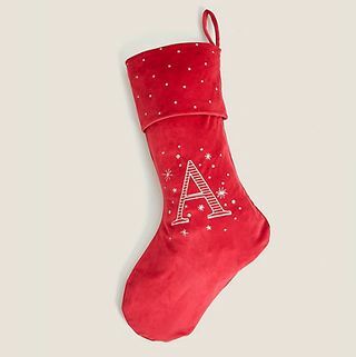 Червен кадифеен чорап с азбука
