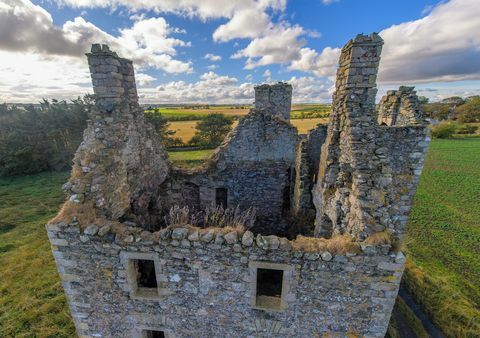 Замък за продажба в Шотландия