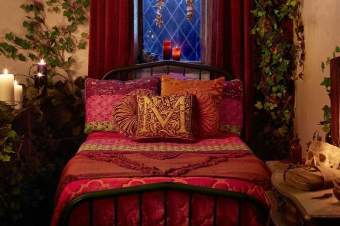 легло в стая с мистичен стил