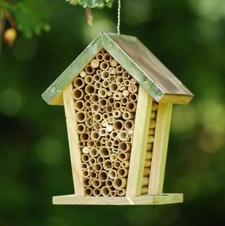 Кутия за пчелно гнездо с покрив с цинк