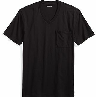 Черна тениска с V-образно деколте
