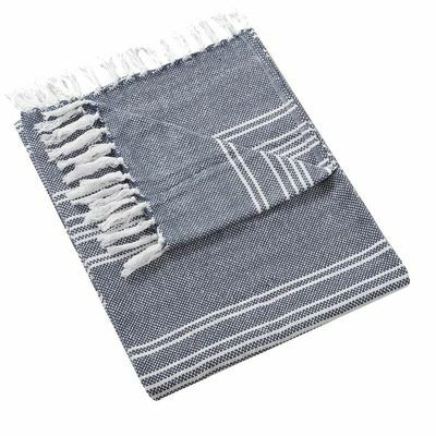 Одеяло за хвърляне в синьо и бяло на райета