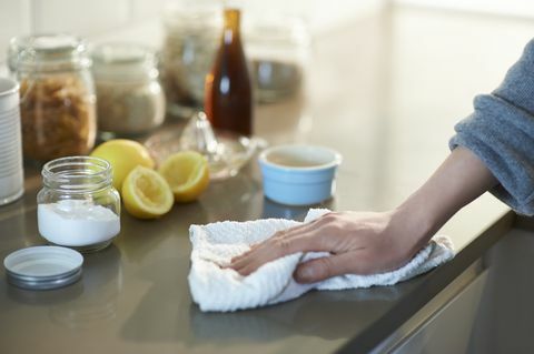 почистване на кухня с натурални почистващи препарати